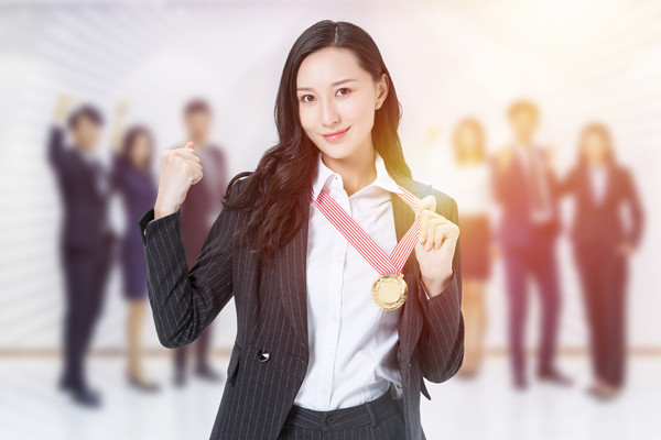 績效考核：評估員工成果，為晉升和獎懲提供依據