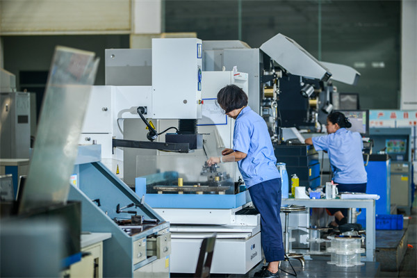 制造業(yè)管理新策略，引領(lǐng)企業(yè)高效運(yùn)營(yíng)，提升競(jìng)爭(zhēng)力