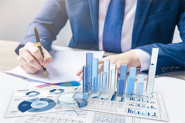 制定精準經營計劃，引領企業穩健發展，實現長遠目標