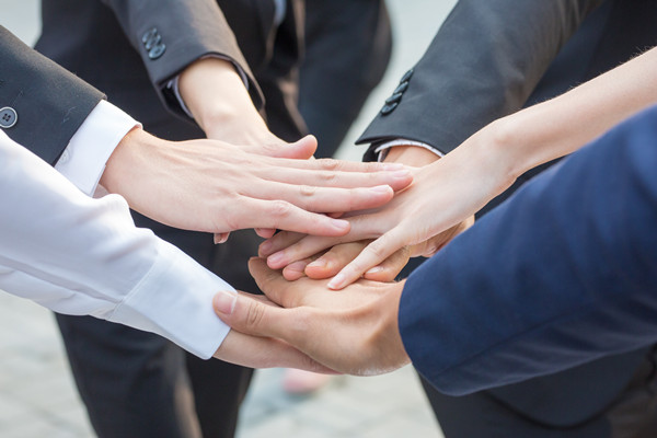 績效考核結果與薪酬強掛鉤，激發員工的潛力！