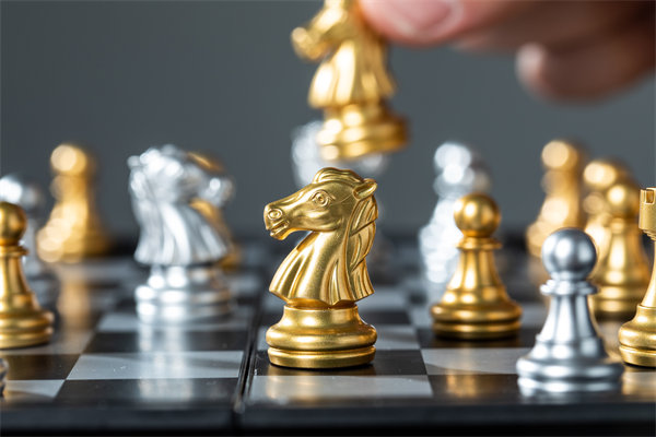 結合實際，談談企業在戰略薪酬設計時要注意哪些問題？