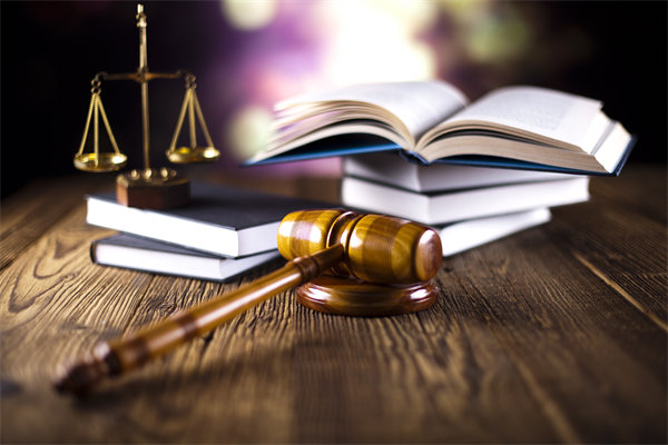 結(jié)合實(shí)際，談?wù)勂髽I(yè)在戰(zhàn)略薪酬設(shè)計(jì)時(shí)要注意哪些問題？