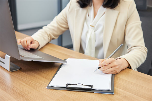 企業的發展戰略不僅僅是老板一個人的問題，還有誰？