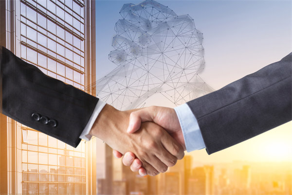 如何根據(jù)企業(yè)戰(zhàn)略調(diào)整組織架構(gòu)以支持未來發(fā)展？