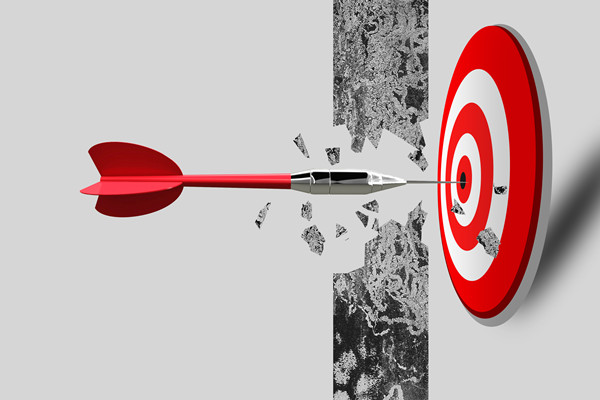 企業成長中，如何動態調整組織規劃以適應市場變化？