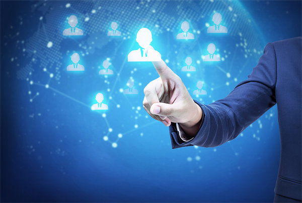 在戰(zhàn)略規(guī)劃實施中，如何確保資源有效配置與利用？