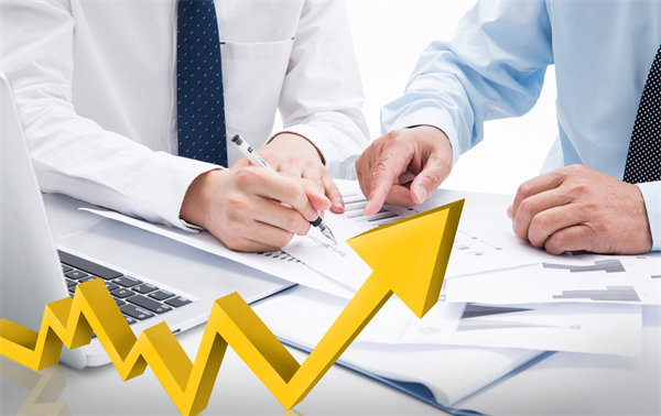 面對(duì)團(tuán)隊(duì)多樣性，如何制定個(gè)性化的績效提升計(jì)劃？