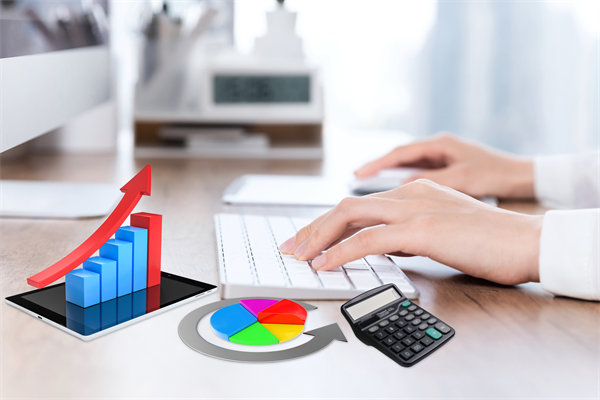 行業(yè)變革下，薪酬調(diào)整策略如何緊跟市場(chǎng)步伐？