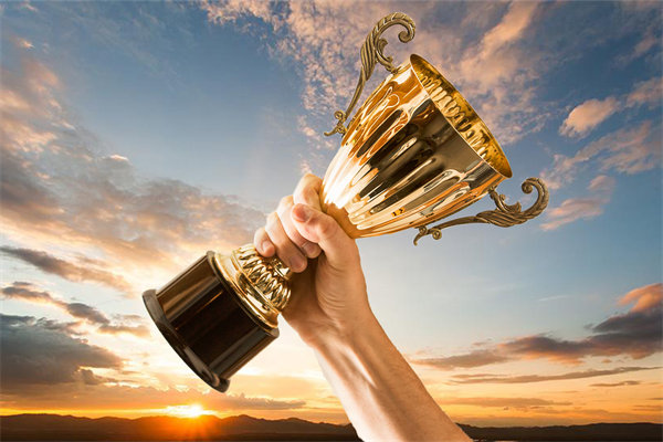 如何通過績效激勵機(jī)制激發(fā)團(tuán)隊的創(chuàng)新與活力？