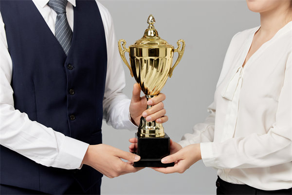 如何有效招聘并留住頂尖人才，提升團(tuán)隊(duì)競爭力？