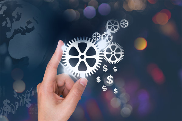 在薪酬體系設(shè)計時，應(yīng)如何考慮行業(yè)標準和市場變化？