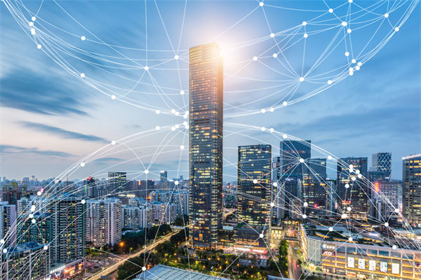 組織規(guī)劃中，如何確保戰(zhàn)略方向與市場需求一致？