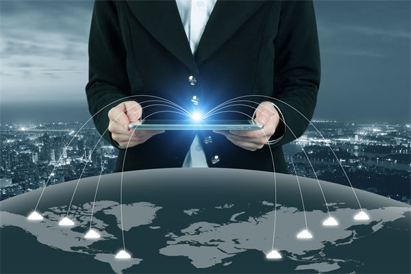 跨國企業如何管理文化差異以實現全球戰略協同？