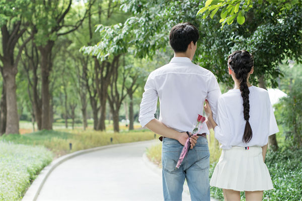 廣東一公司發錢鼓勵員工談戀愛，品牌營銷怎么看？