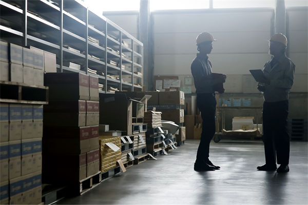 如何通過供應鏈咨詢優化企業的庫存管理策略？