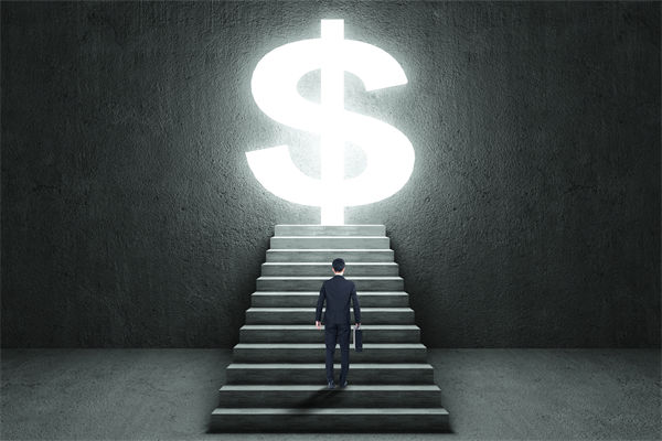 薪酬管理中，如何考慮員工個(gè)人發(fā)展，實(shí)現(xiàn)長(zhǎng)期激勵(lì)？