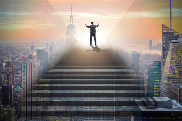 在年度經(jīng)營計(jì)劃中，如何設(shè)定既實(shí)際又挑戰(zhàn)性的目標(biāo)？