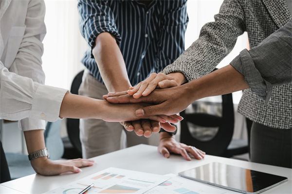 跨境營銷中，如何克服文化差異，實現(xiàn)全球化傳播？