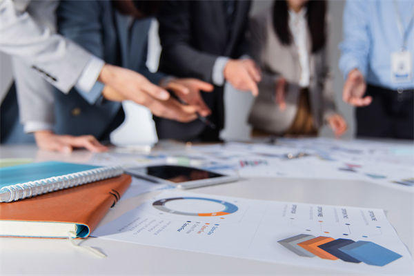 績(jī)效溝通形同虛設(shè)，績(jī)效咨詢?nèi)绾未罱ㄌ拐\(chéng)交流橋梁？