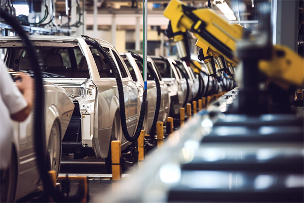 在精益生產(chǎn)過程中，如何有效識別并解決生產(chǎn)瓶頸問題？