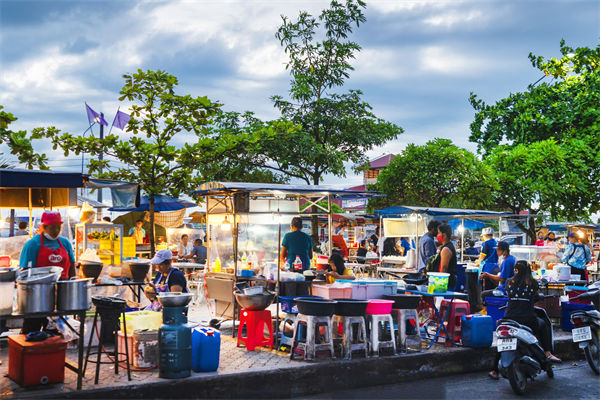 今年擴消費怎么干？各大企業如何根據政策發力？