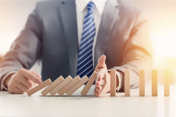 A股開(kāi)盤(pán)大跌，近800股跌超9%，關(guān)聯(lián)企業(yè)如何調(diào)整戰(zhàn)略？