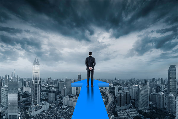 面對(duì)不確定性環(huán)境，企業(yè)如何制定靈活的戰(zhàn)略應(yīng)對(duì)方案？