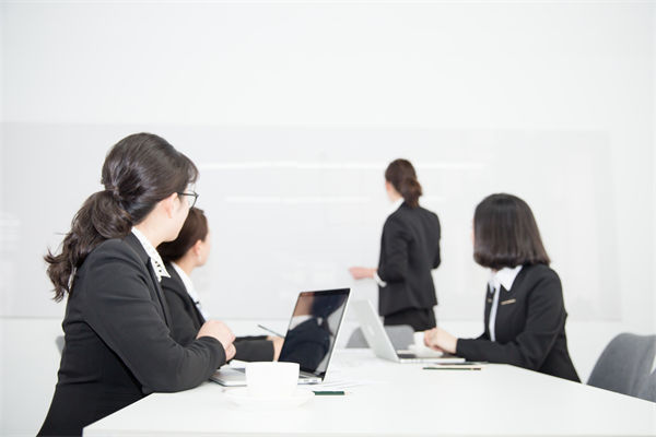 人力資源該管控還是賦能？多數企業都踩錯了管理節奏！