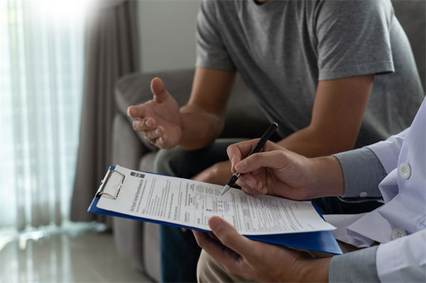 薪酬管理咨詢：女子花1780元考陪診師證卻無單可接