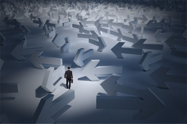 高層沉迷戰(zhàn)略藍(lán)圖，執(zhí)行層落地時(shí)為何偏離航道？