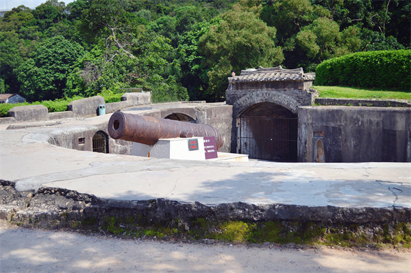 企業(yè)戰(zhàn)略飄在半空落地難，東莞戰(zhàn)略咨詢公司能釘牢嗎？