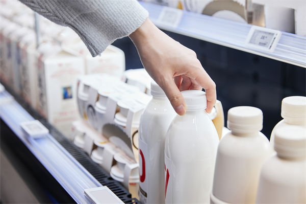 常溫純牛奶中禁止添加復原乳，集成供應鏈怎么看？